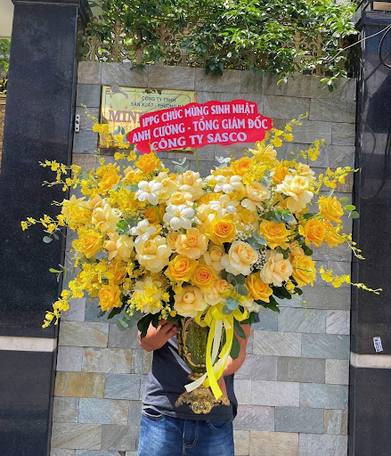 Bình hoa Composite - Tháng Năm Rực Rỡ - COM01 1 Luxury Tháng Năm Rực Rỡ